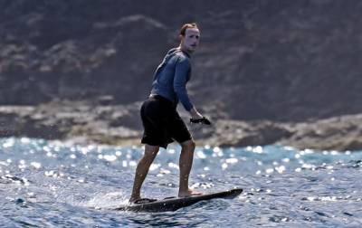 Фото Цукерберга с отдыха на Гавайях взорвали сеть