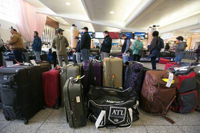 Грузчик аэропорта назвал самую раздражающую их деталь в каждом чемодане