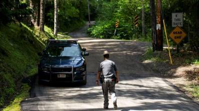 Нью-Джерси: подозреваемый в нападении на дом судьи найден мертвым