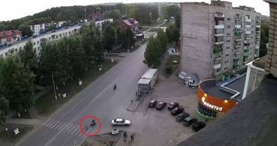 В Башкирии появилось видео страшного наезда мотоциклиста на ребёнка