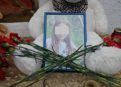 Ищет полиция: мать убитой на Сахалине 8-летней Вики бросила младшего ребенка и исчезла