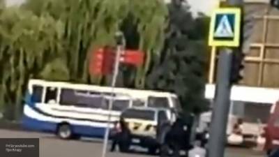 Захвативши автобус в Луцке мужчина по телефону представился полицейским Максимом Плохим