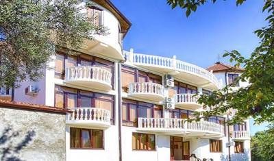 Гостиницам в Абхазии порекомендовали на заселять туристов без справки о COVID-19