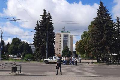 «Кого-то из АТОшников накрыло»: на Украине вооруженный мужчина захватил автобус с заложниками