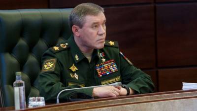 Глава Генштаба РФ приехал с внезапной проверкой в войска ЮВО