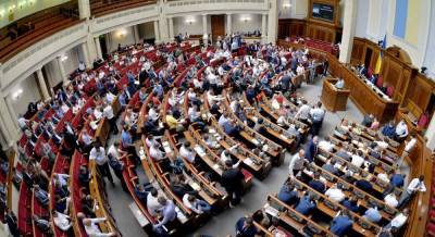 Арахамия не исключает созыва внеочередной сессии Верховной Рады на 24 августа