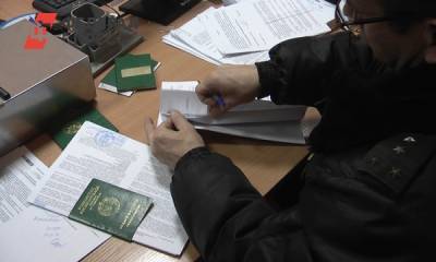Томские силовики задержали ОПГ, легализовавшую мигрантов в России