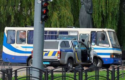 Луцкий террорист пригрозил полиции оружием