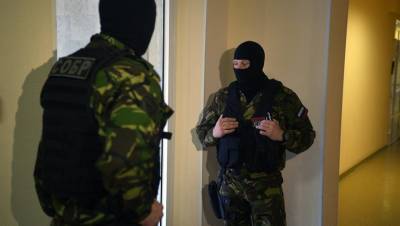 Силовики пришли с обысками в дом "Сайентологической церкви" в Петербурге