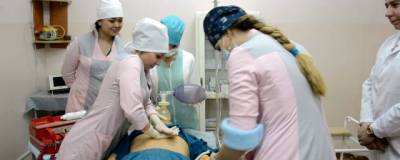 Нерюнгринский медколледж обучает работников оказанию помощи при COVID-19