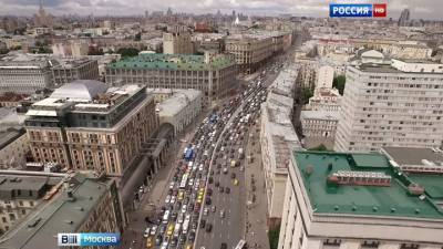 Без отпуска: в выходные машин в Москве стало больше, чем год назад