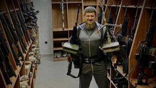 Кремль прокомментировал фото Кадырова с арсеналом оружия