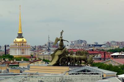 В Петербурге экскурсии по крышам могут сделать легальными