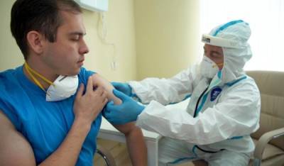 Вирусолог указал на недостаток информации об испытаниях Минобороны вакцины от коронавируса
