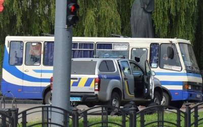 Террорист, захвативший автобус в Луцке, выдвинул требование Зеленскому
