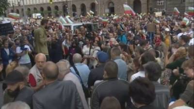 Жители Болгарии десятый день протестуют против коррупционного правительства