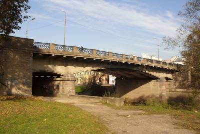 Троицкий мост перекроют на день в связи с реконструкцией Леона Поземского