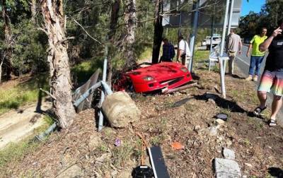 Владелец суперкара за $2,4 млн разбил его о дерево