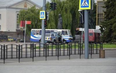 Захват автобуса в Луцке: двое заложников смогли позвонить близким