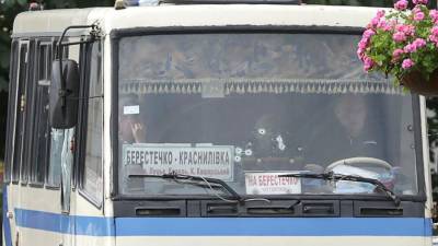 Захватчик автобуса в Луцке заявил о детях и беременных в заложниках