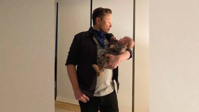 Илон Маск показал новую фотографию с новорожденным сыном