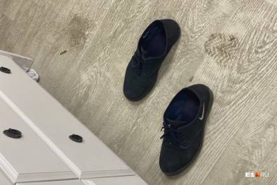 В Екатеринбург воры ограбили элитный бутик: украли сумки Louis Vuitton и забыли свои туфли
