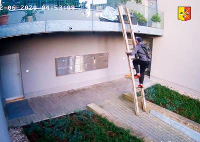 В Праге вор украл с балкона велосипед за 80 тыс. крон: видео