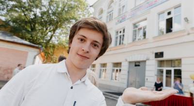 "Жалко наблюдателей": сдавший ЕГЭ на 100 баллов школьник из Ярославля раскрыл секрет успеха