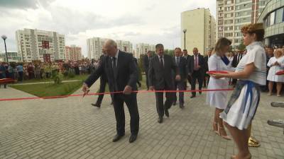 Президент отмечает европейский уровень здравоохранения в Беларуси