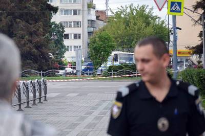Несколько взрывов прогремело на месте захвата заложников в Луцке