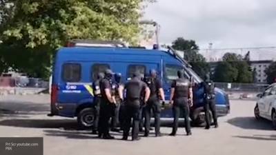 Украинские СМИ сообщили о взрывах на месте захвата автобуса в Луцке