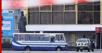 На месте захвата автобуса в Луцке прогремели взрывы