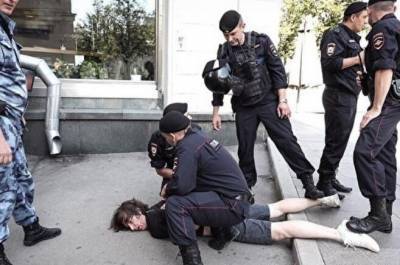 ЕСПЧ зарегистрировал заявление от дизайнера, которому полицейские сломали ногу на акции протеста