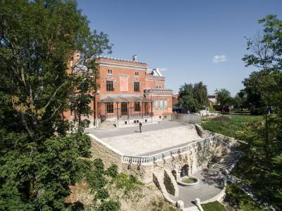 Воронежские власти не будут экономить на реконструкции Дворца Ольденбургских в Рамони