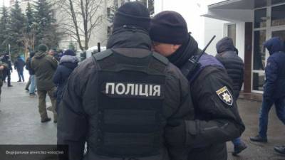 МВД Украины: найденные в Киеве бомбы не связаны с захватом заложников в Луцке