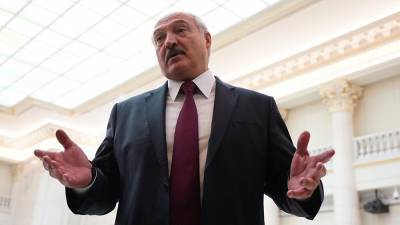Лукашенко посоветовал белорусам отдыхать в стране из-за коронавируса