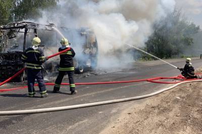 Под Черкассами сгорел дотла пассажирский автобус