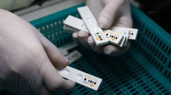 Эксперт призвал узбекистанцев не доверять "ширпотребным" тестам на коронавирус, продающимся в Интернете