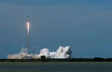 Специалисты SpaceX впервые поймали обе половины обтекателя Falcon 9
