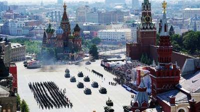 Россия обдумывает сокращение военных расходов на фоне кризиса