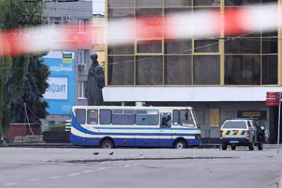Заложница из захваченного украинского автобуса вышла на связь с журналистами