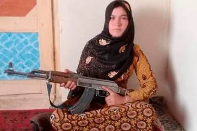 В Афганистане девушка застрелила двух террористов за убийство ее родителей