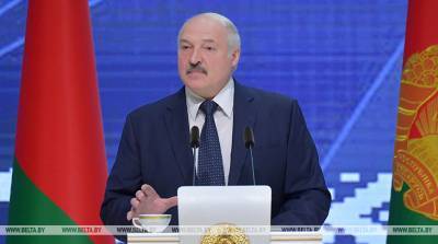 "Вы по росе когда ходили в последний раз?" - Лукашенко призывает людей изменить образ жизни