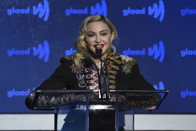Мадонна похвасталась гей-штрафом в России в миллион долларов