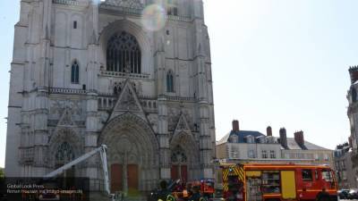 Полиция Франции не нашла следов поджога собора Святых Петра и Павла в Нанте
