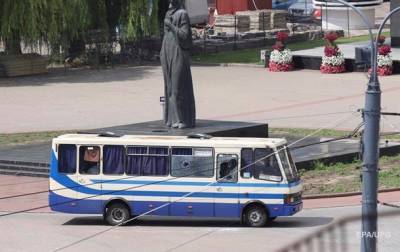 Захватчик заложников в Луцке сообщил о ситуации в автобусе