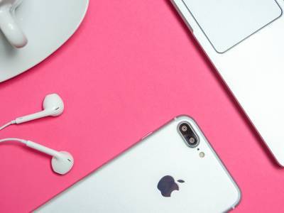 Успешность iPhone SE от Apple подтвердили аналитики