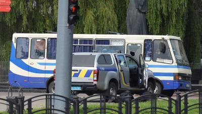 Захвативший автобус в Луцке заявил, что один из заложников ранен