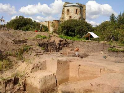 В Новгороде нашли фундамент древнего храма, которому почти 1000 лет