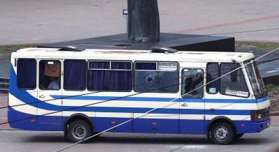 Захват автобуса в Луцке: террорист отпустил трех заложников (видео)